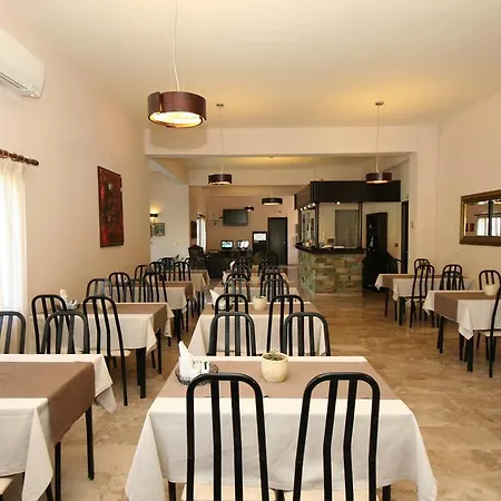 Hotel Kalives 3*