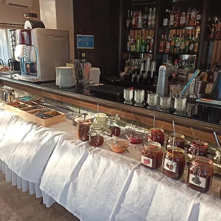 Hotel Kalives 3*