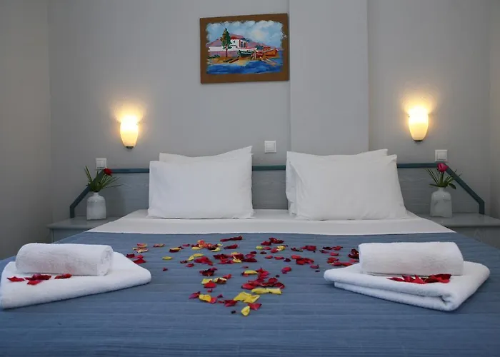 Отель Kalives Kalyves Polygyrou