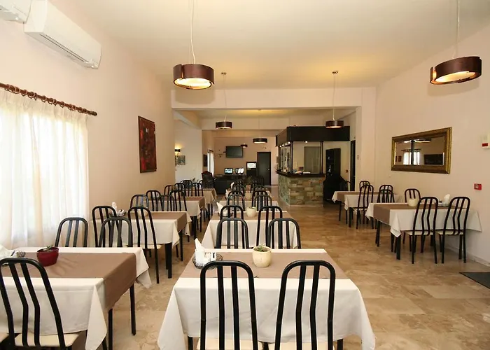 Отель Kalives 3*